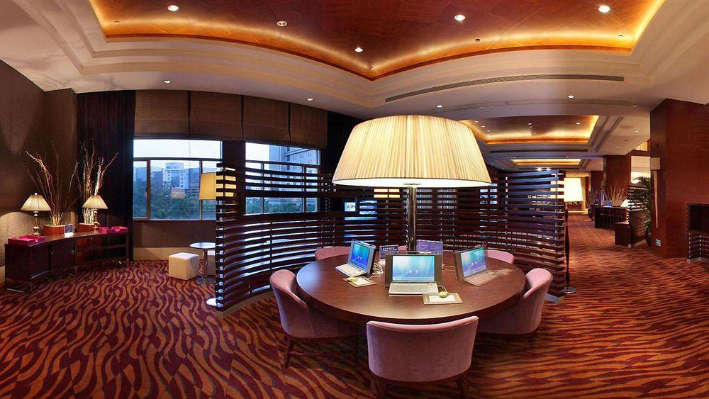 Sheraton Dongguan Hotel Экстерьер фото