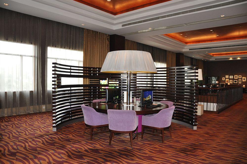Sheraton Dongguan Hotel Экстерьер фото