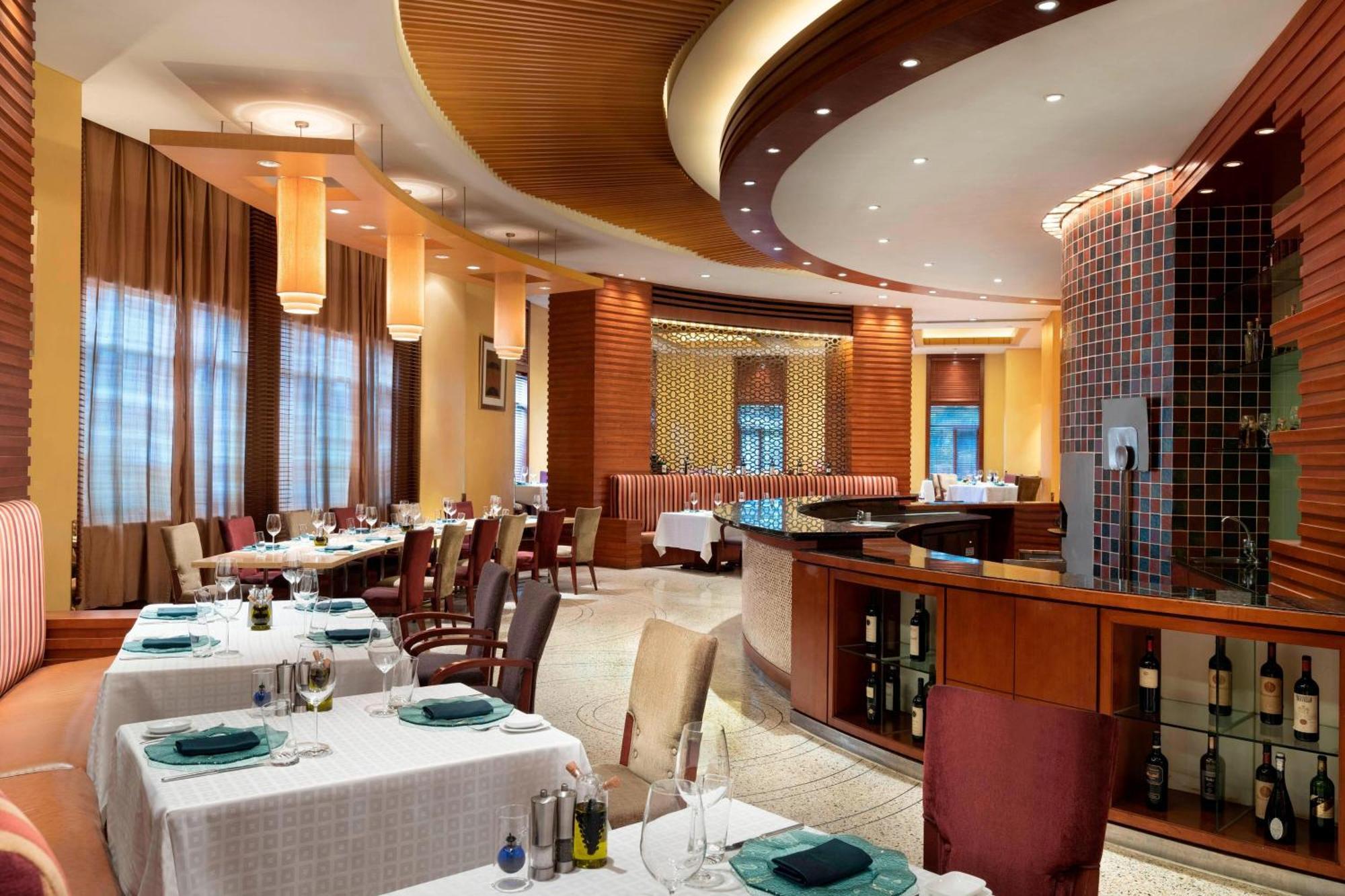 Sheraton Dongguan Hotel Экстерьер фото