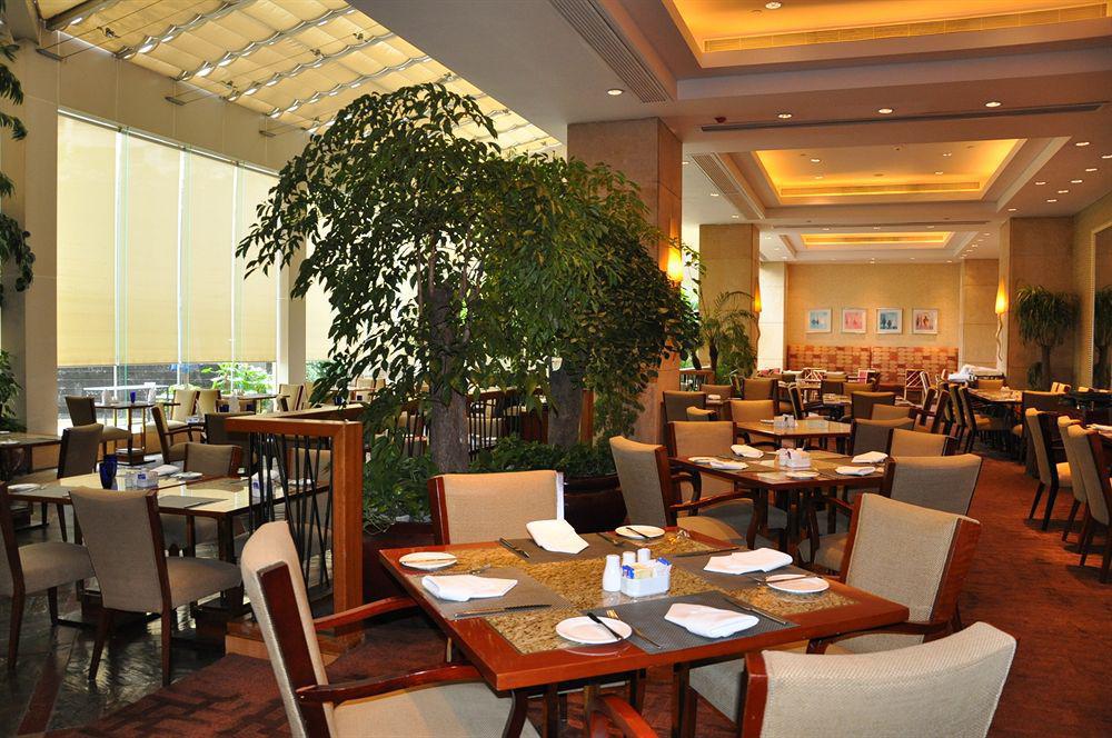 Sheraton Dongguan Hotel Экстерьер фото